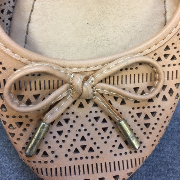 Tan flats - Picture 3 of 5